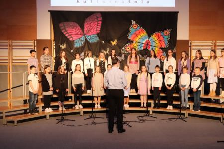 Območna revija otroških in mladinskih pevskih zborov občin Kamnik in Komenda (16)